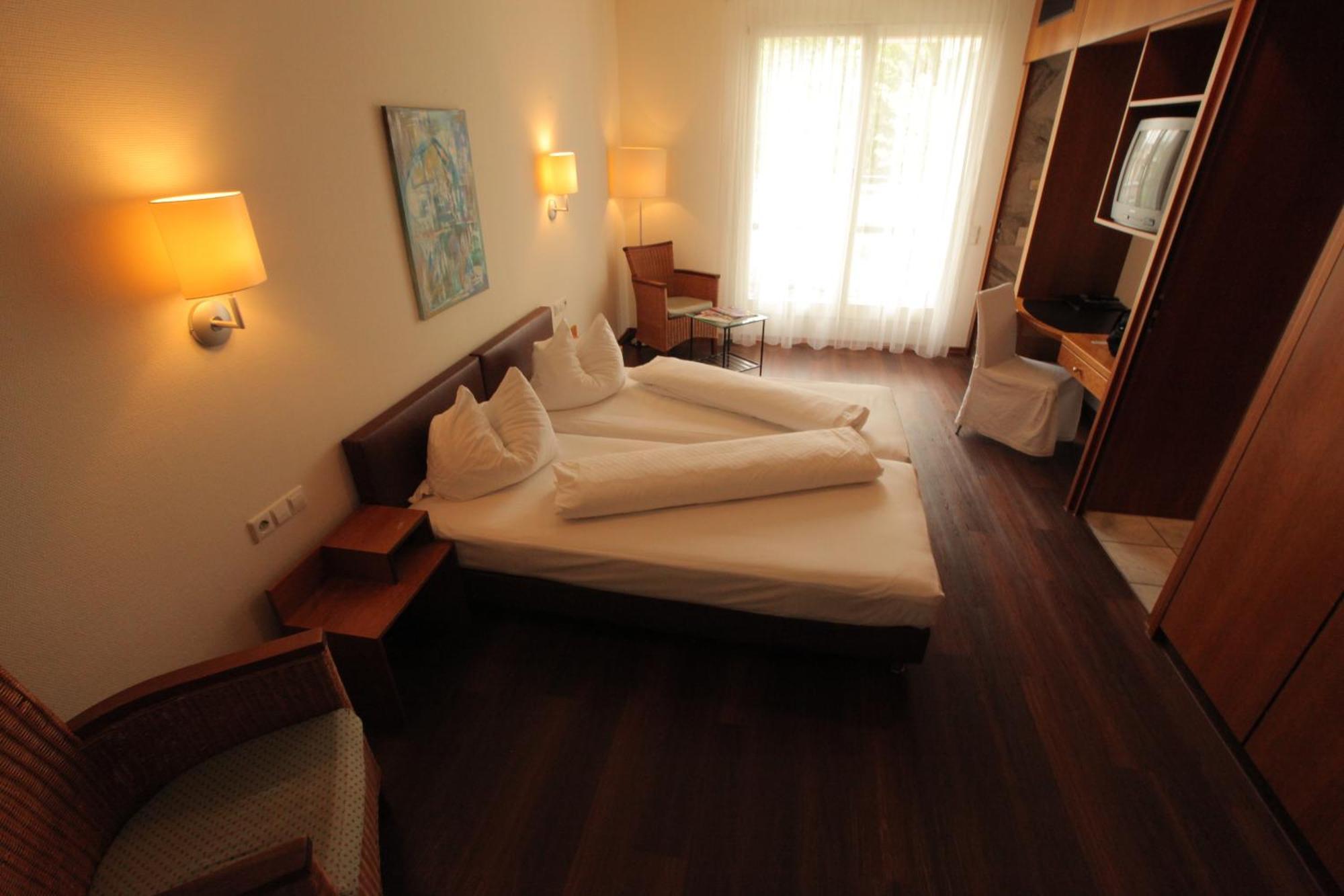 Hotel Mariotto Am Burghof Lorrach Room photo